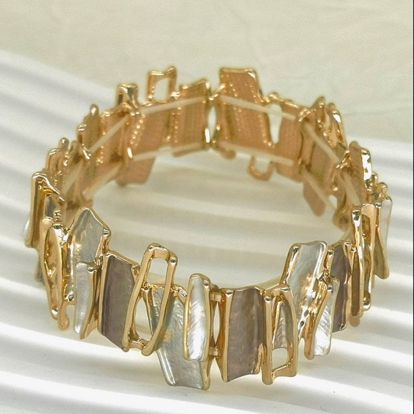 Geometric Metal Stretch Bracelet - Picture 3 of 3